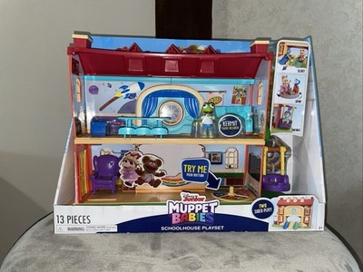 Disney Junior Muppet Babies Schoolhouse Playset 13 pcs 2-sided Play