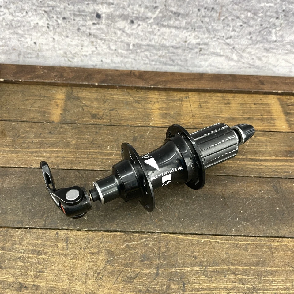 Cubo traseiro Bontrager Aura 5 24h QR Shimano Freehub 130 mm bicicleta de liga leve - Imagem 3 de 4