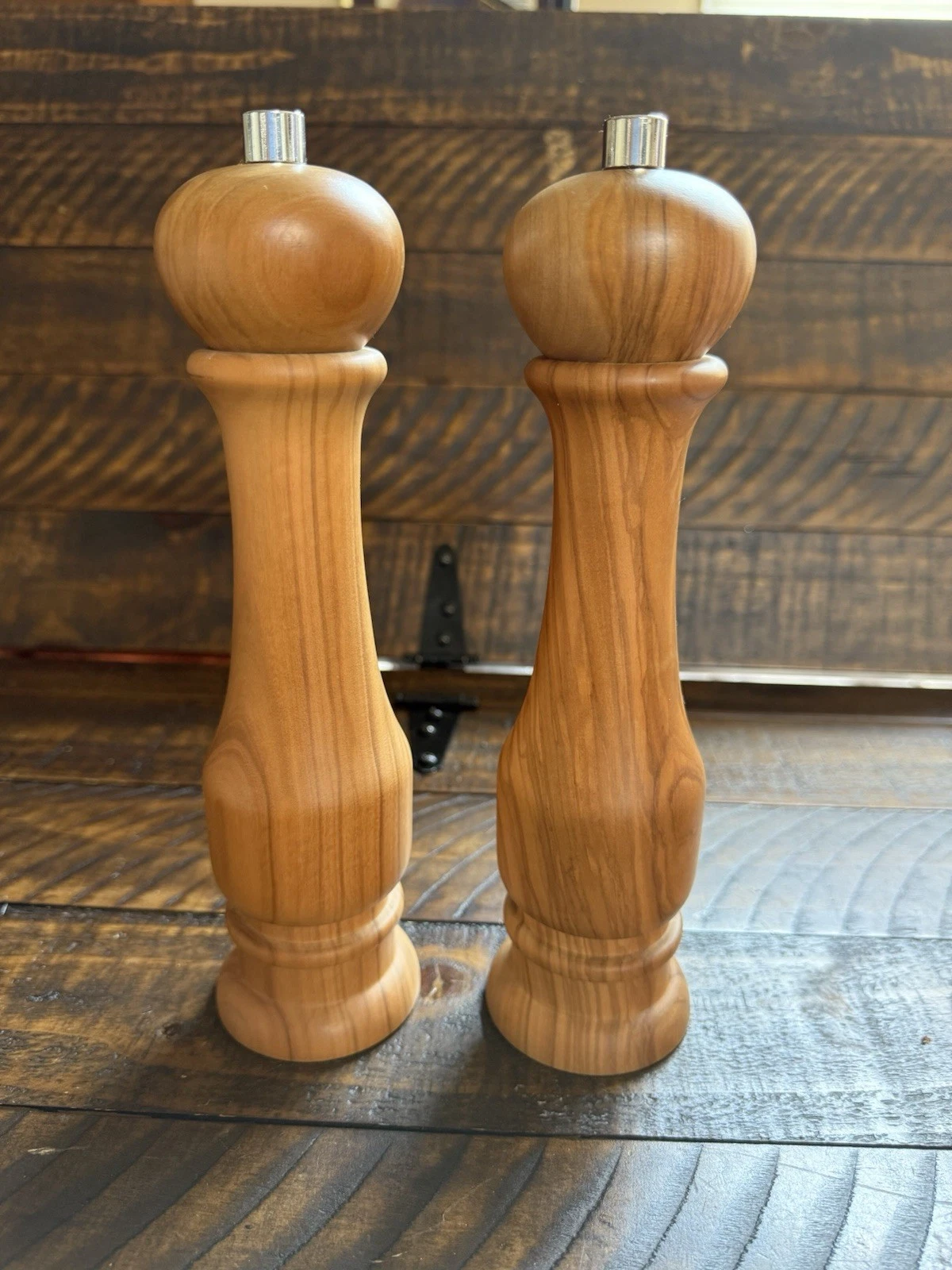Williams Sonoma Traditional Olivewood Salt & Pepper Mills 9” Open Box