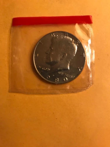 1980 P+D KENNEDY HALF UNCIRCULATED STILL IN MINT CELLO L@@K