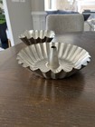 Vintage Lot of 2 Old Fashioned Metal/Tin Molds 9.5" Dia Round and 9" Dia Square — photo 2