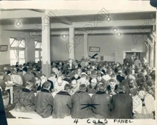 1921 Inmates Eat Lunch In Cafeteria At Warrensville Ohio Prison Press Photo