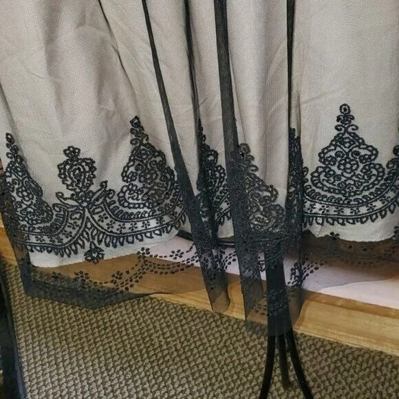 David's Bridal Embellished Tulle Overlay Strapless Line Zipper Event Sz 6 Dress - Image 4 of 4