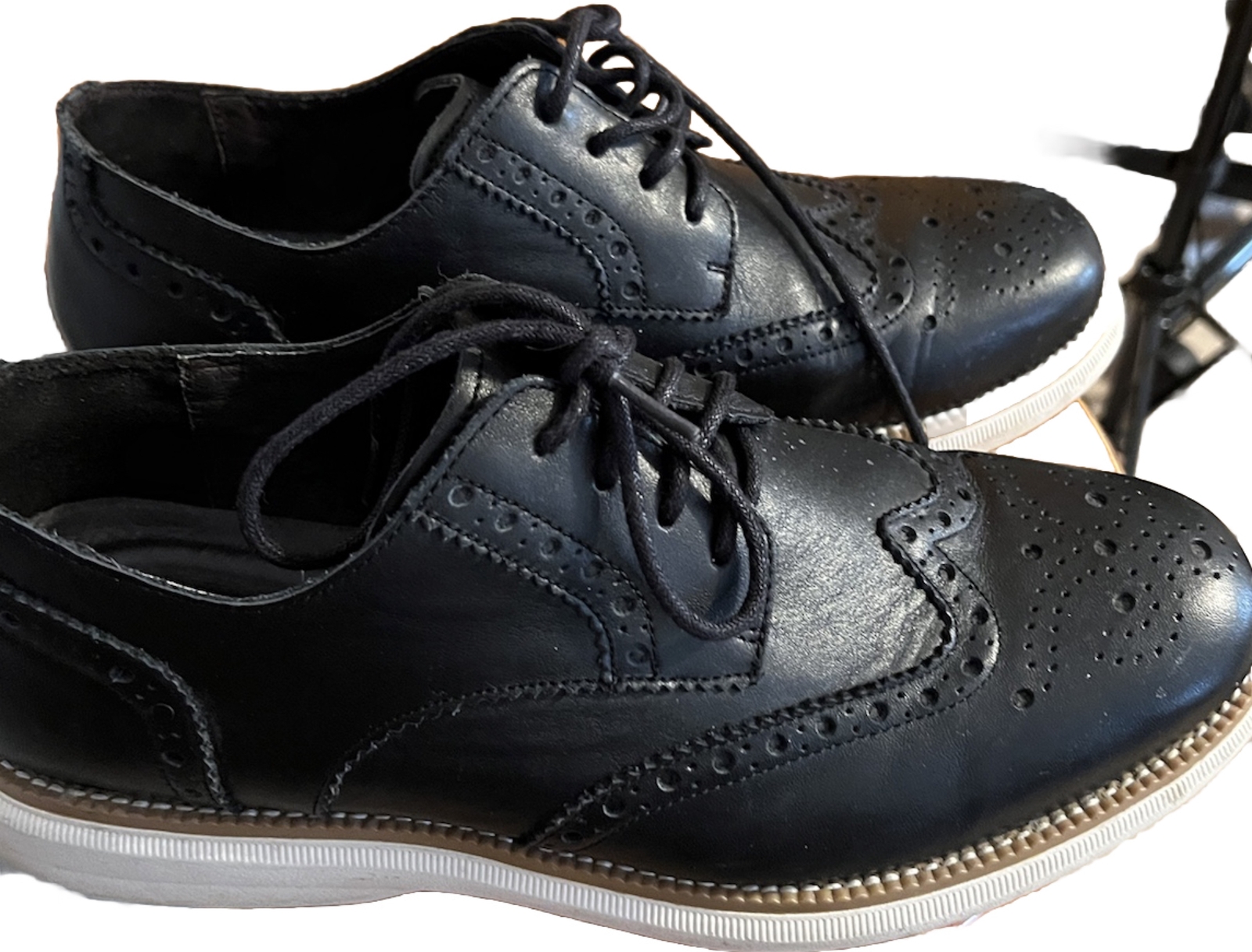 SAOLA Scarpe eleganti LAOKS Hybrid Brogue Oxford con lacci a coda da uomo nere taglia 10 5638 01