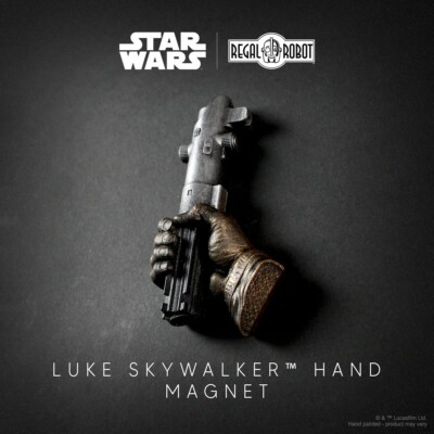 STAR WARS ''LUKE SKYWALKER HAND MAGNET'' Regal Robot Separation Collection NIB