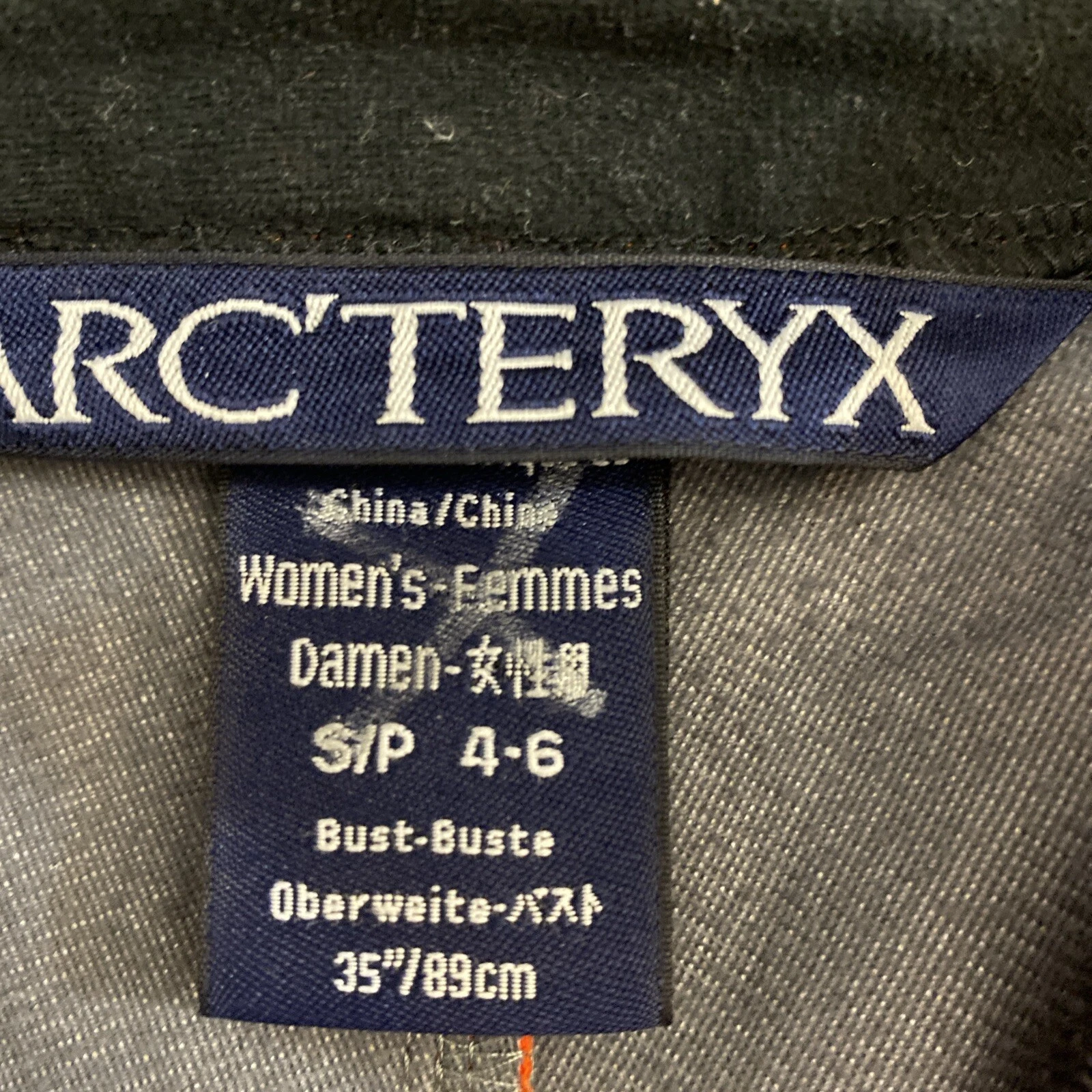 arcteryx full zip windstopper softshell biking hiking jacket