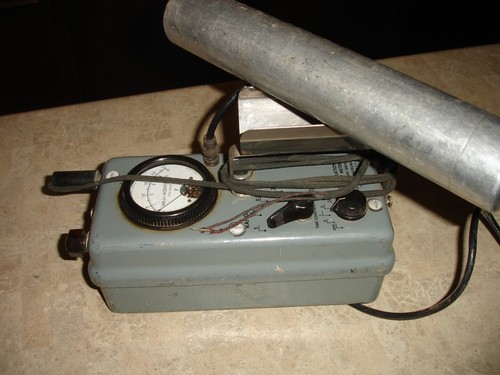 Scintillation Survey Meter Model 389H - Picture 2 of 4