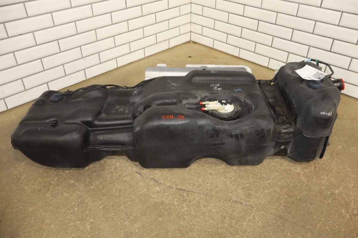 Amazon.co.jp: 燃料タンクキャップライン Compatible With Cadillac For Escalade 2002 2003  15763227 GT231 燃料タンクキャップガスキャップ燃料タンクキャップ燃料フィラーキャップ : Automotive Compatible With Cadillac For Escalade 2002 2003 15763227 燃料タンクカーアク