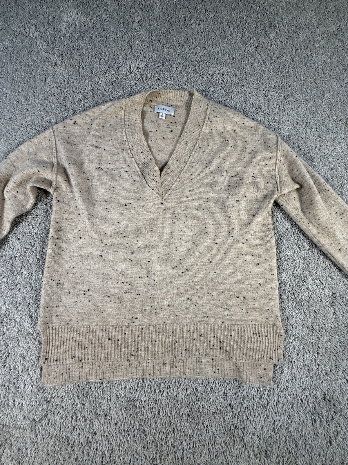 Evereve Soft Knit V-Neck Long Sleeve Sweater Size Small Beige