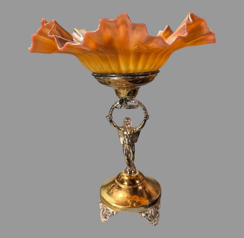 Antica composta in vetro artistico vittoriano con base piatto argento cupido figurativo - Foto 12 di 13