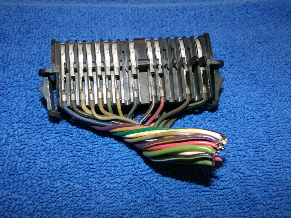 1995 - 1998 CHEVY Tahoe Suburban 1500 Gauge Cluster Pigtail Plug Wire Connector Foto 3 de 4