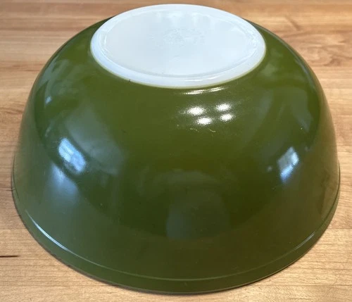 Pyrex 404 Avocado Green 4 Quart Mixing Nesting Bowl