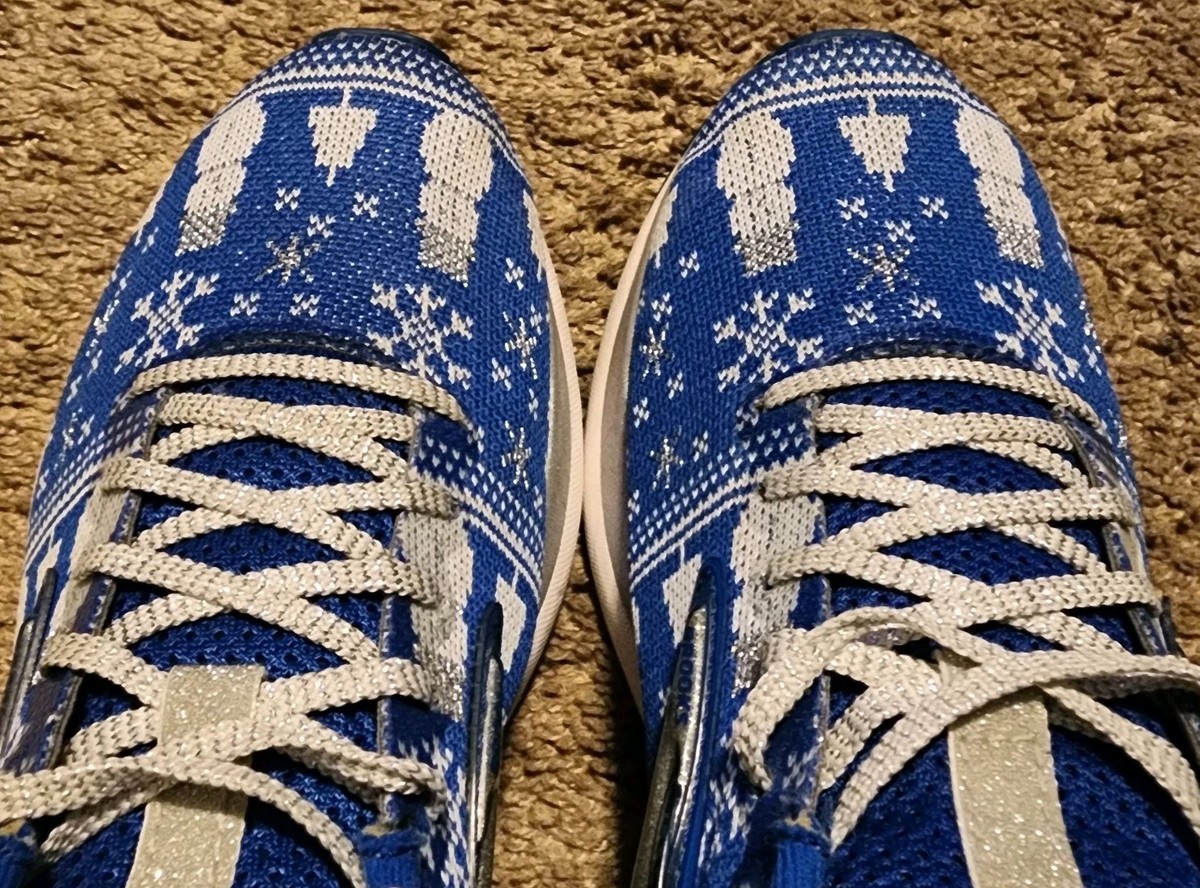Brooks Revel 3 Mens 9.5 Run Merry Blue Ugly Christmas Sweater Running Shoes Brooks Revel 3 Run Merry Christmas Running Shoes Mens 9.5  main image 3