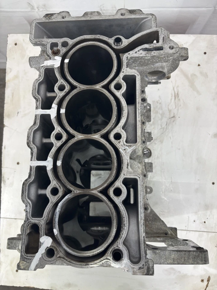 Motorblock Block Defekt für Peugeot 3008 SUV 1,6 THP 5GZ EP6FDT 5G01 V764777080 - Bild 3 von 4