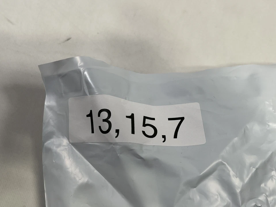 Mens Botany 500 White Half Sleeve Cotton Blend Button Down Shirt Size 16 EUC - Image 4 of 4