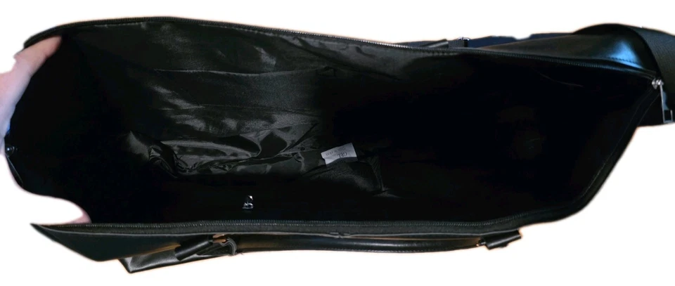 Bolso de Lona de Viaje de Fin de Semana de Cuero Sintético Negro con Correa para el Hombro y Asas XL Foto 3 de 4