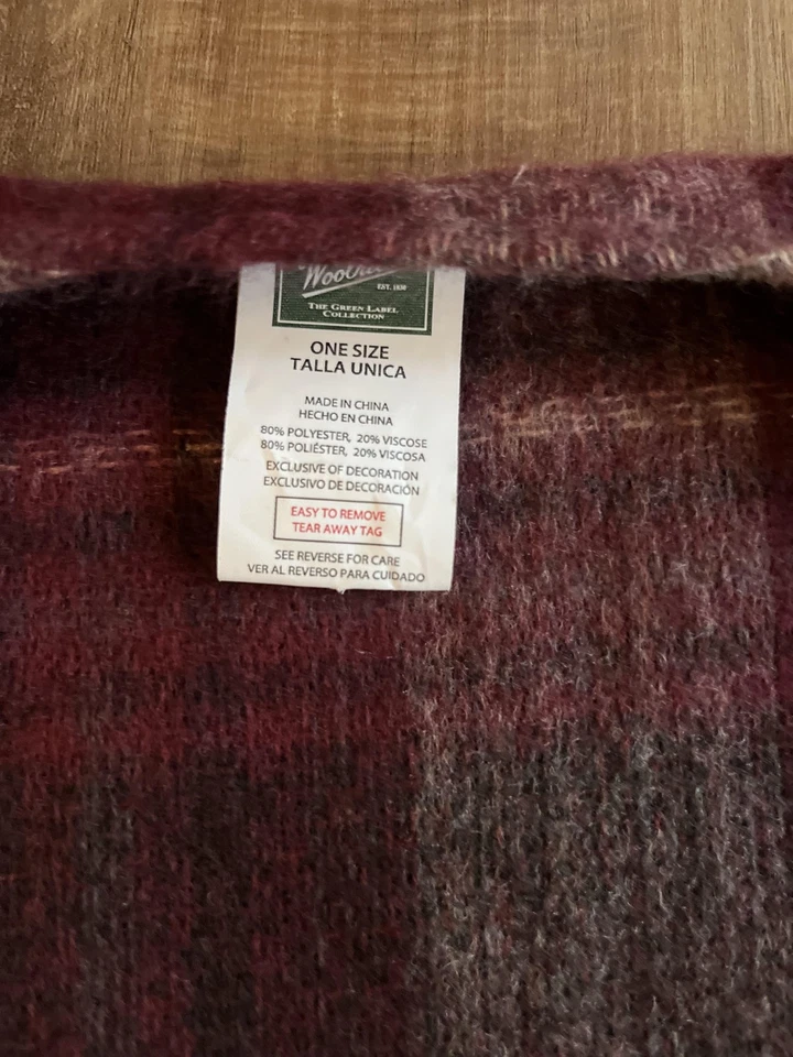 Poncho Woolrich Etiqueta Verde Mujer Talla Única Borgoña Cuadros Flecos Ruana Envoltura Foto 2 de 2