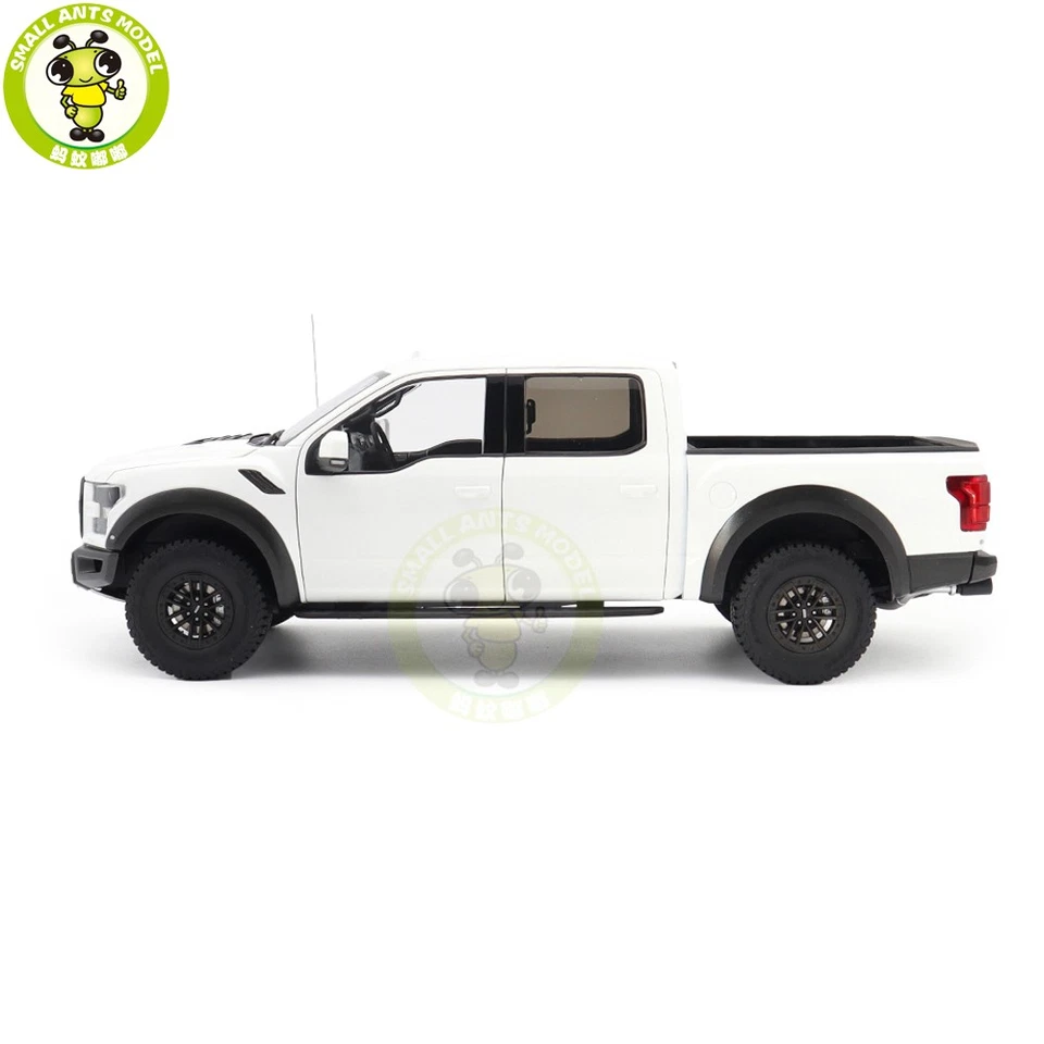 Coche modelo Oxford blanco 1/18 Ford F-150 Raptor AUTOart 72946 Foto 2 de 4
