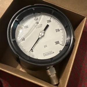 NoShok 45-760-300 Liquid Filled Pressure Gauge 300 PSI 1/2” NPT Bottom Mount New