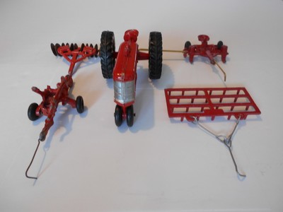 Custom Vintage1950-1959 Lansing Deluxe Slik-Toy Farm Set, 1:25th Scale, Used