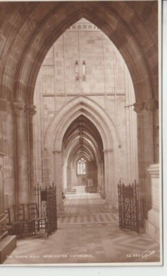 WORCESTER - CATHEDRAL NORTH AISLE S/W POSTKARTE (