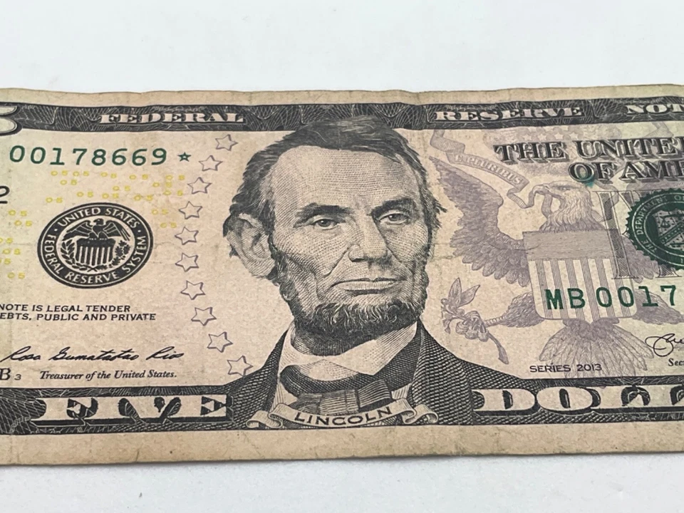 US 2013 $5 Dollar Bill Star Note Federal Reserve Star Low Run - Image 3 of 4