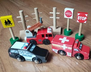 9 Circo Wooden Emergency Fire Engine Ambulance Police Car Truck Signs Poles Hook