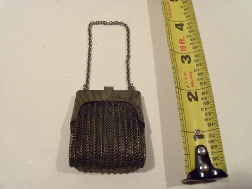 PRINCIPIOS DE 1900 ANTIGUO METAL MINIATURA MALLA MONEDERO PÍLDORA MONEDERO CON CORREA DE CADENA