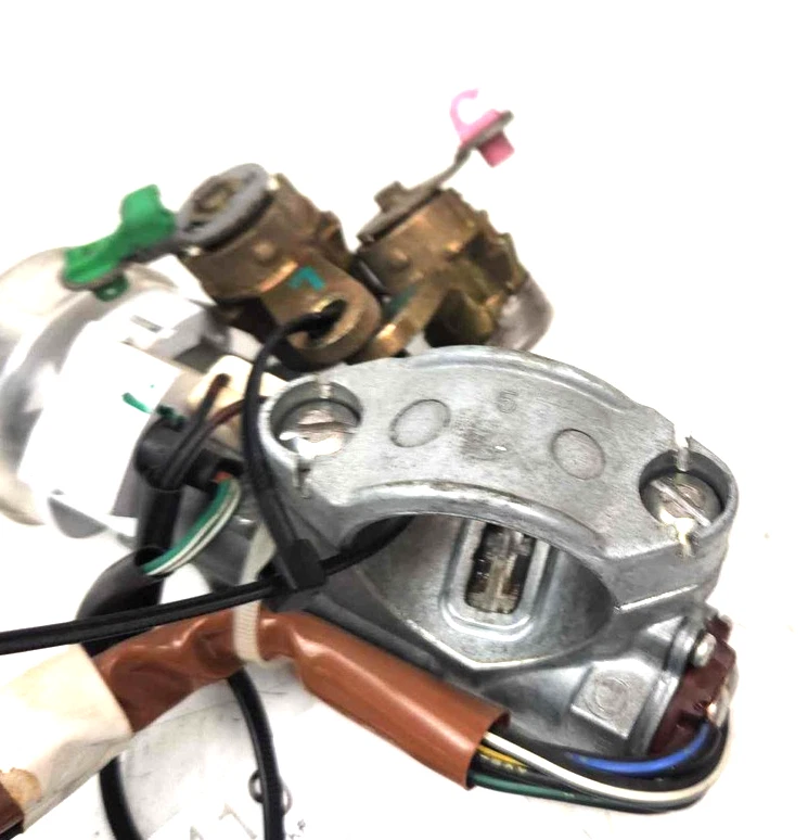 Interruptor de encendido Subaru Baja 2003-06 con cerraduras de puerta A/T OEM Foto 2 de 4