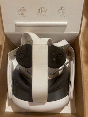 Meta Meta Quest 3 eigenständiges VR-Headset weiß mit 2 Controllern