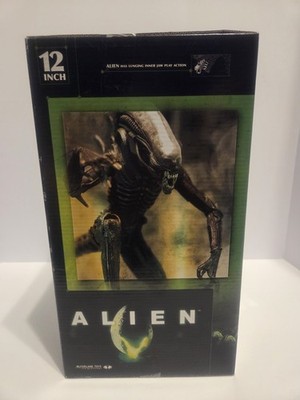 Alien 12” Figure McFarlane Toys Deluxe Large Scale Xenomorph