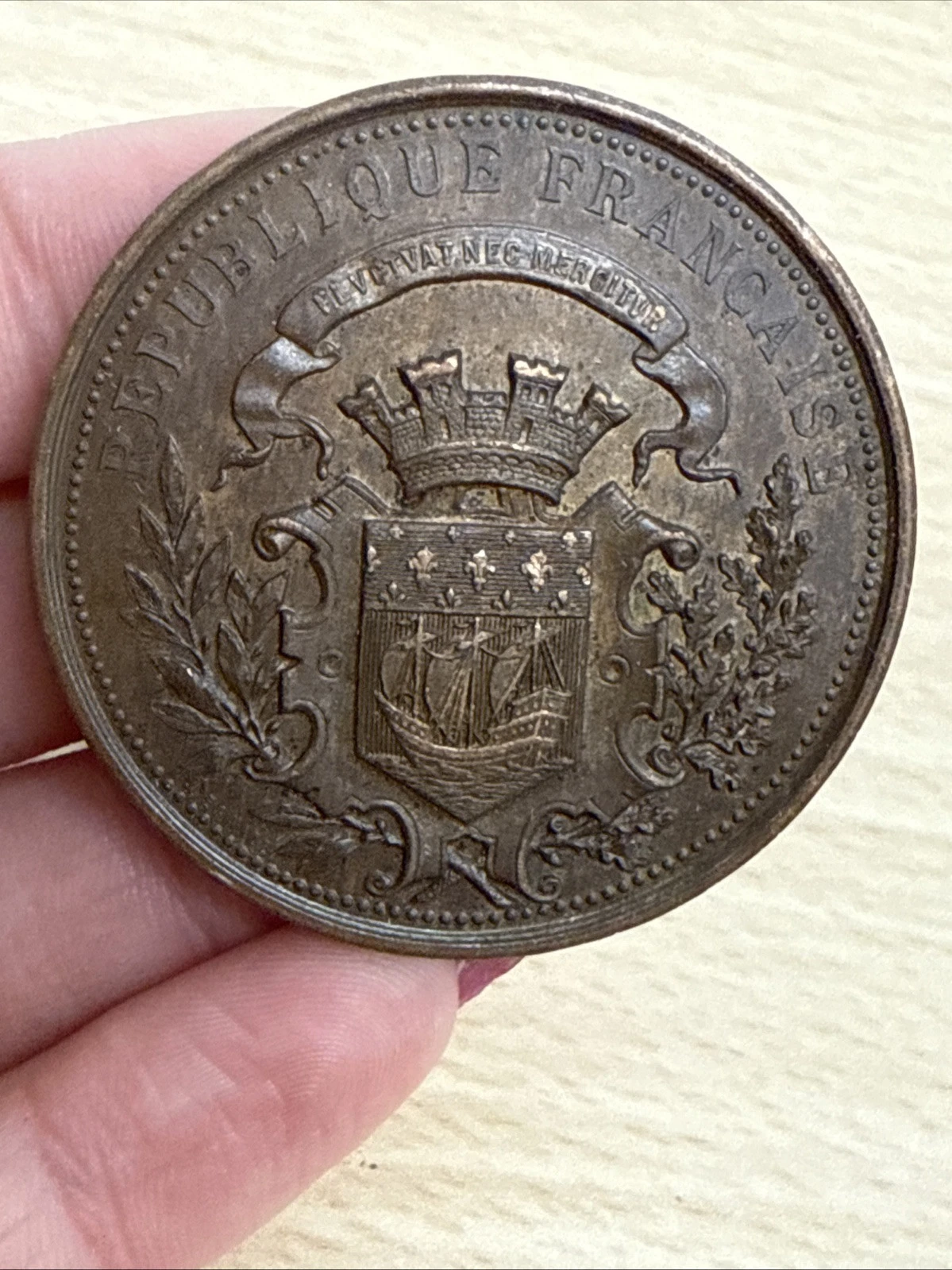 Médaille Assistance Publique Quête Pour Les Pauvres En Cuivre
