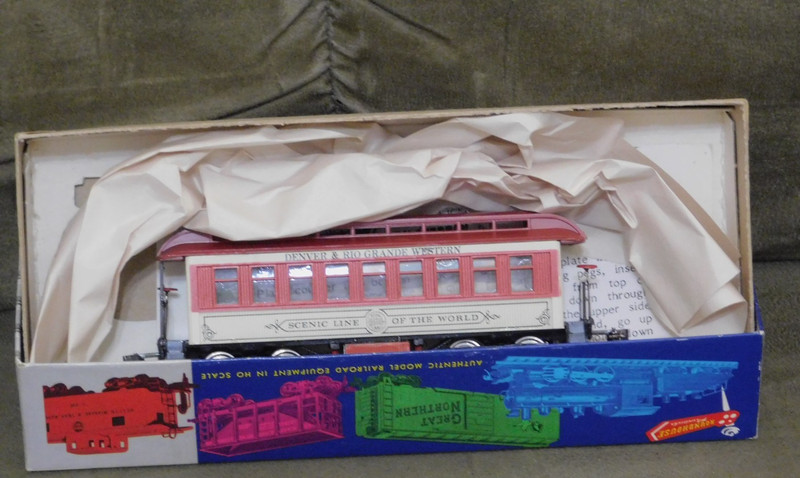 TWO MDC/Roundhouse old time passenger  cars - Rio Grande - BUILT