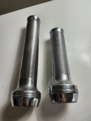 2  Vintage  Rayovac Flashlight Sportsman Ribbed Chrome Metal Works USA