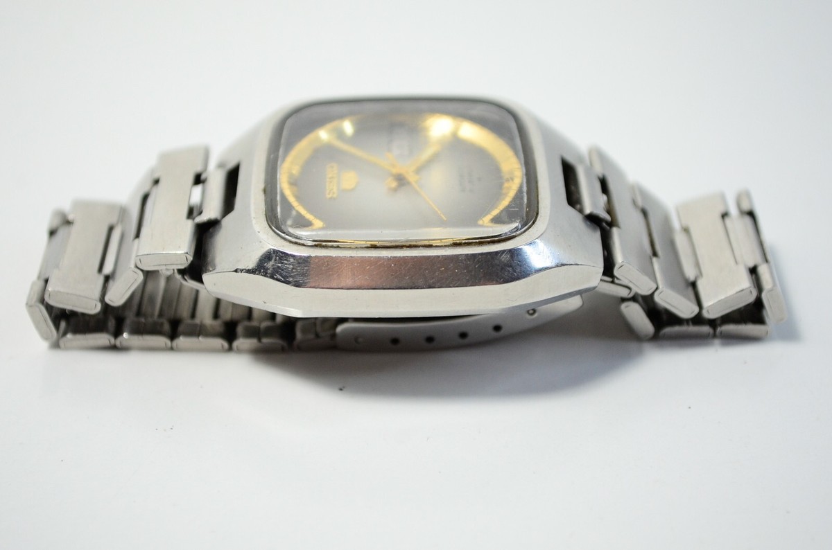 SEIKO 5 Automatic Square Case Arabic English Day Date 7019 SEIKO 5 Automatic Square Case Arabic English Day Date 7019