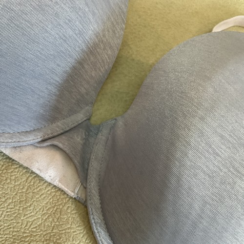 Sujetador Victoria’s Secret 38D Uplift Semi Demi Gris - Imagen 2 de 4