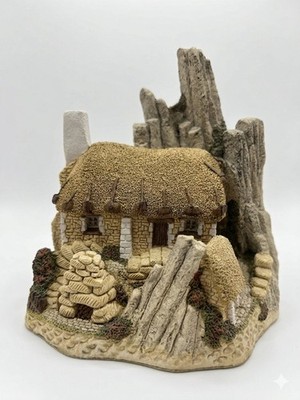 David Winter Crofter s Cottage 1988 SIGNED Autographed by David Winter Boxed UK