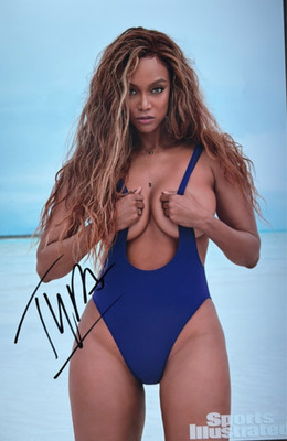 Tyra Banks Hand Signed 12x8 Americas Next Top Model Autograph Photo + COA bids