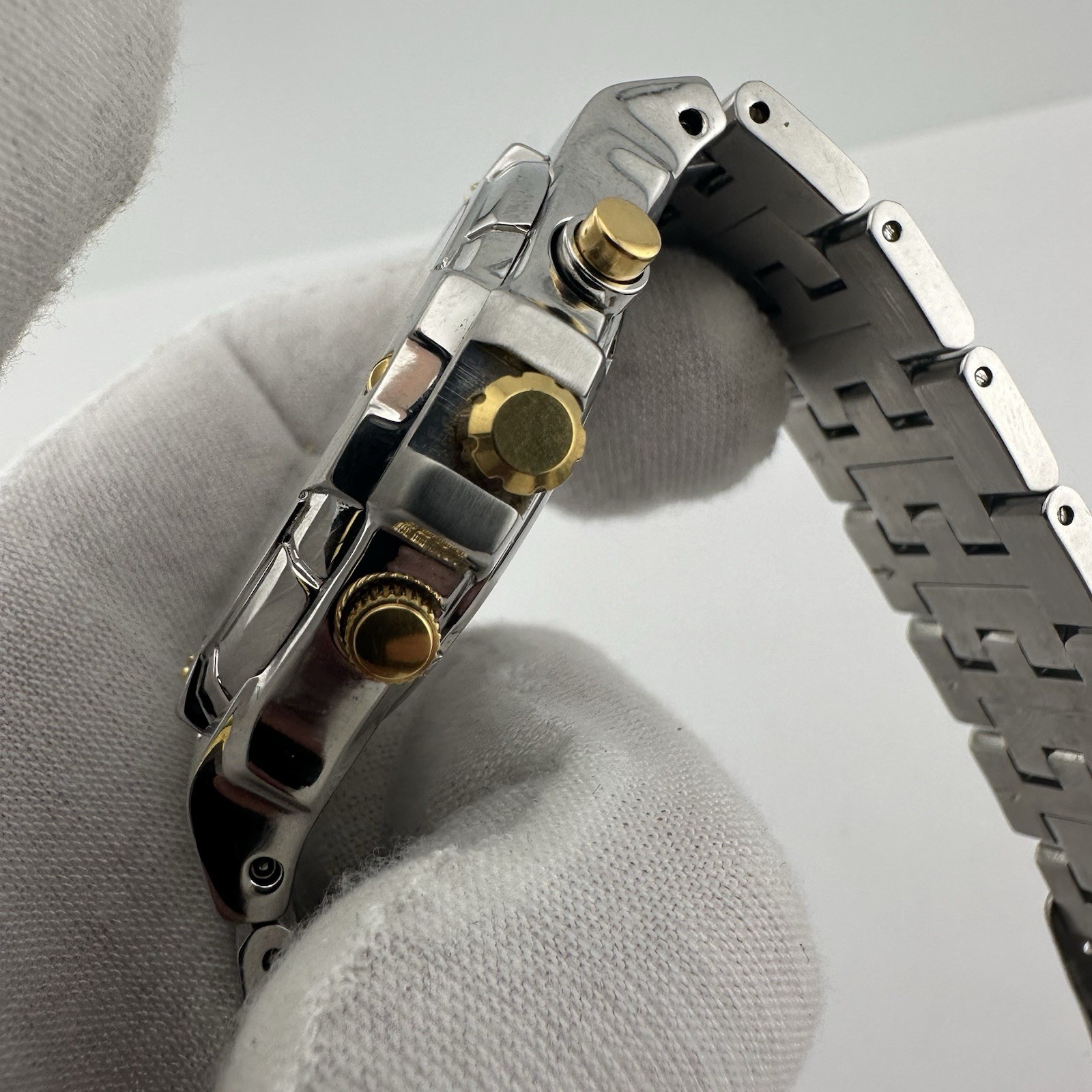 Foto 10 di 12