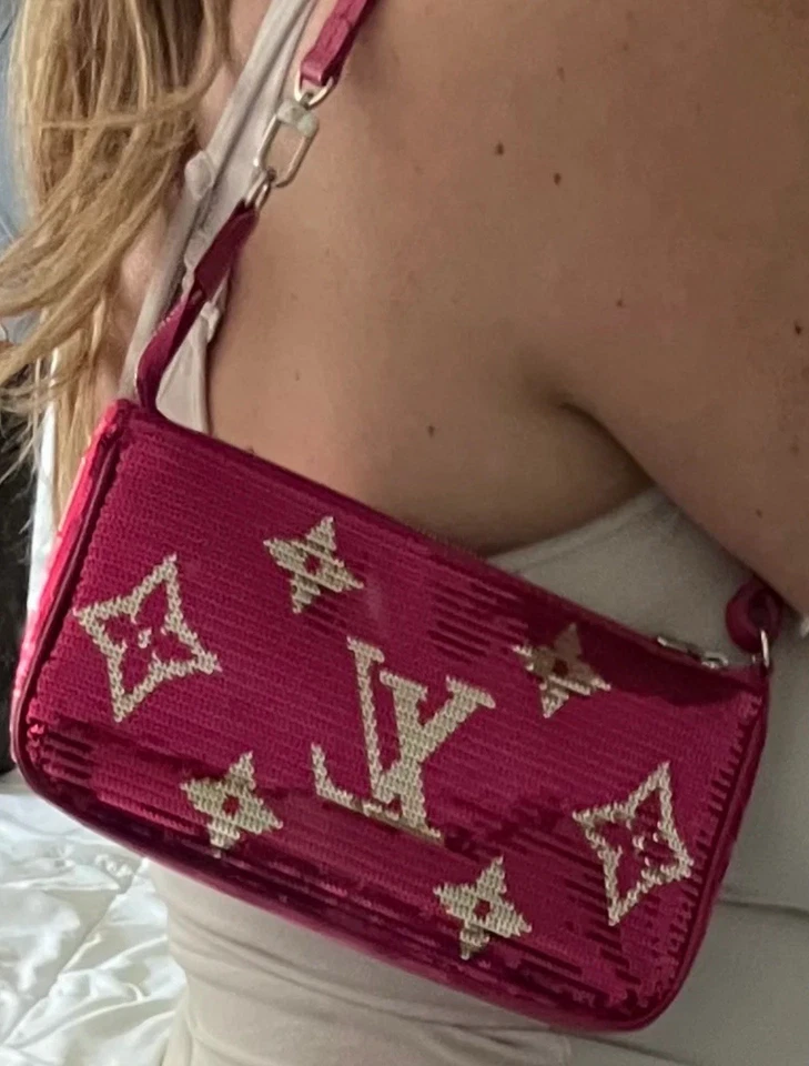 ¡Nuevo con etiquetas! Louis Vuitton Rosa Lentejuelas Pochette Accesorios Foto 4 de 4