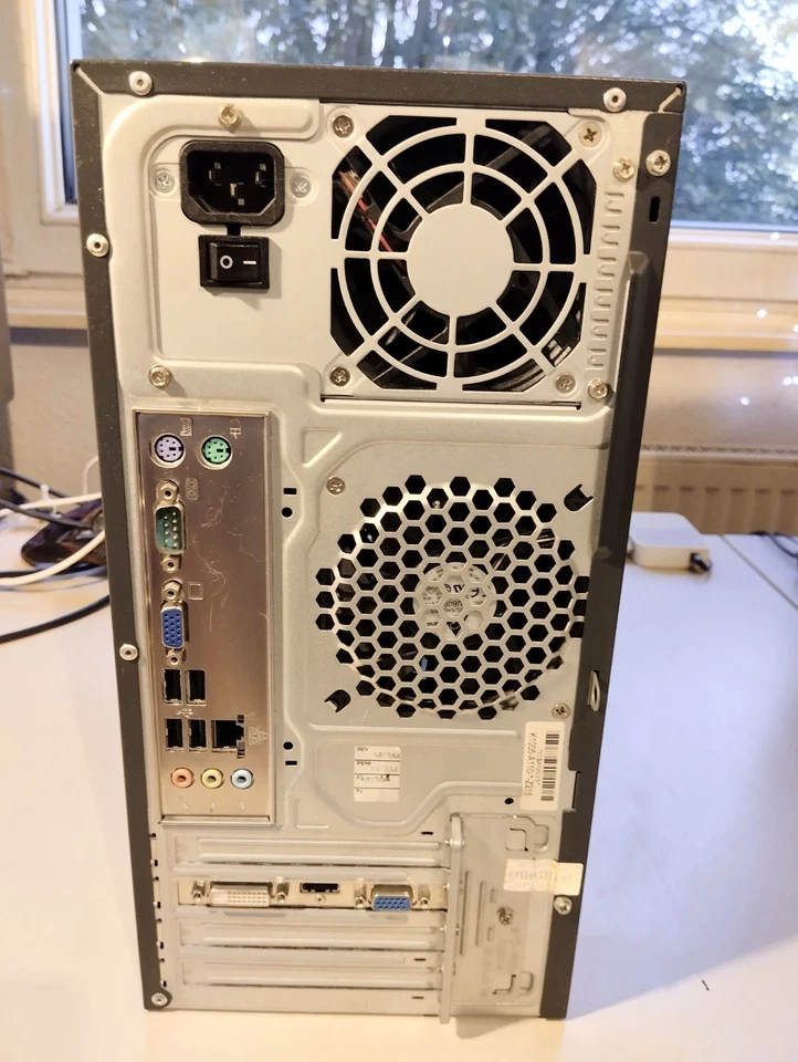 Retro Gamer PC Fujitsu ESPRIMO E2550 Intel Pentium 2x2,60GHz 4GB RAM 500GB HDD - Bild 4 von 4