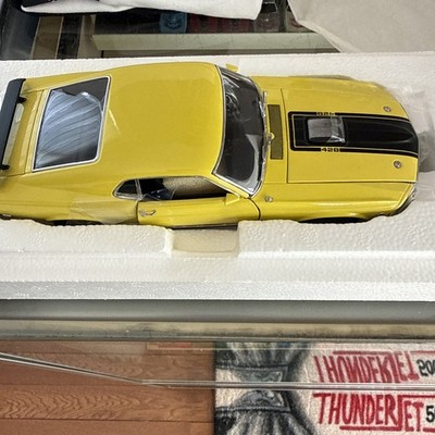 The Danbury Mint 1970 Ford Mustang Mach 1 Yellow MINT IN BOX 1:24 Scale