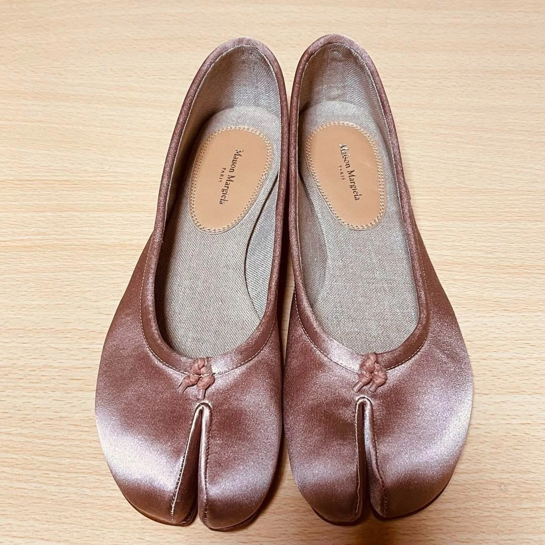 Maison Martin Margiela Women's Leather Flats and Oxfords for sale