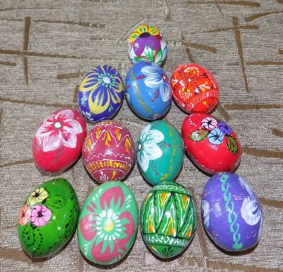 Ukrainisches DUTZEND Holz Osterei Pysanka Pisanka handgefertigt Set mit 12 Eiern