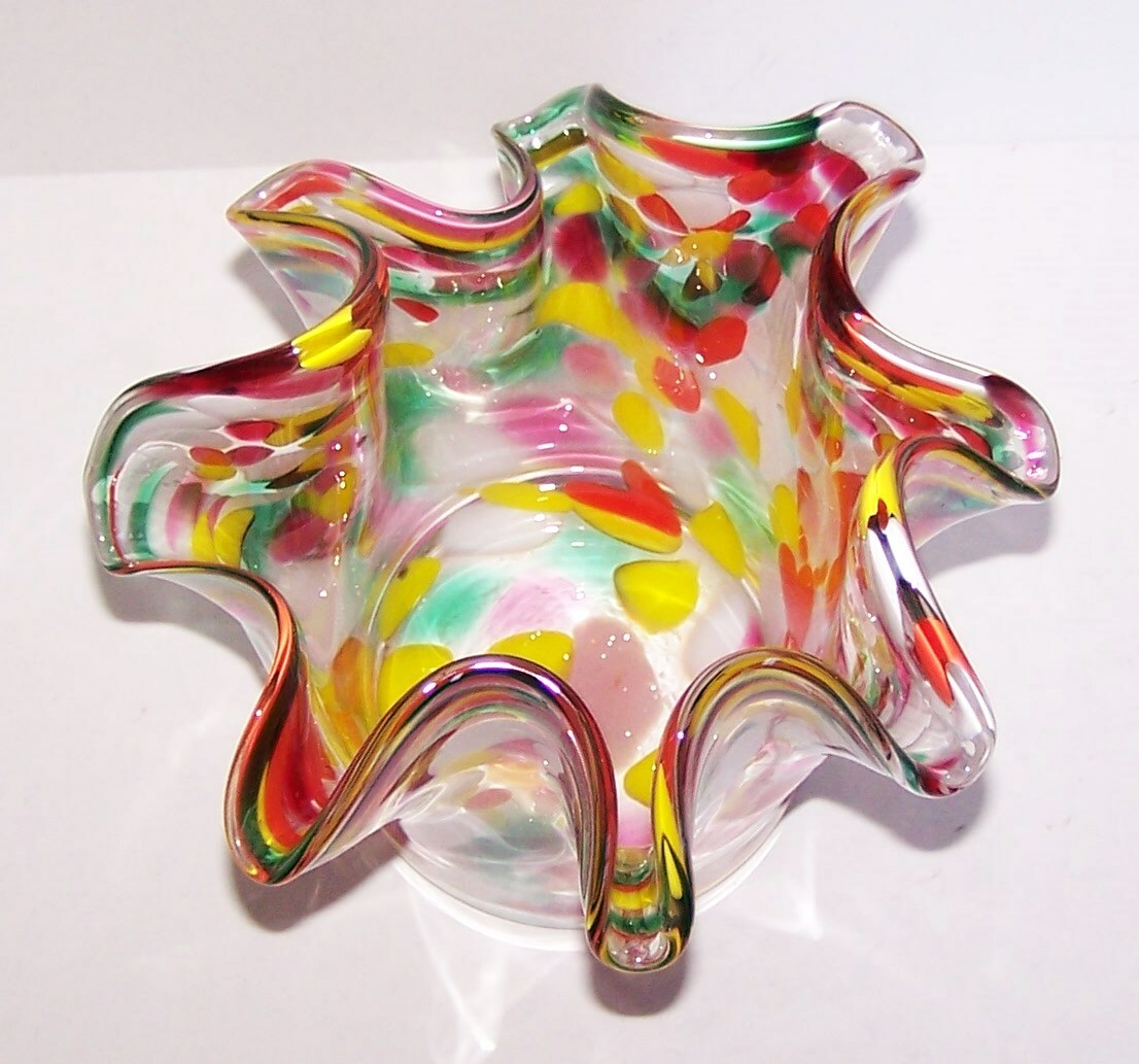 BEAUTIFUL ZORZA POLAND HAND BLOWN ART GLASS MULTI-COLOR HANDKERCHIEF VASE