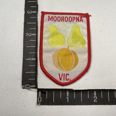 Vintage MOOROOPA Victoria Australia Patch (Fruit, Pear) O99A