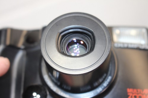 Olympus Infinity Zoom 200 35mm Camera Bundle TESTED! w/ Remote Control & Film! - Picture 6 of 21