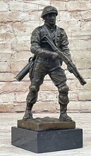 Estatua de bronce de soldado militar: obra de arte original de Milo, equipo de rifle decorativo