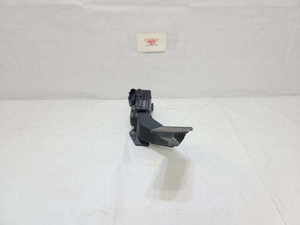 GMC Yukon 2007-2011 acelerador pedal de acelerador OEM 15847349 Foto 3 de 4