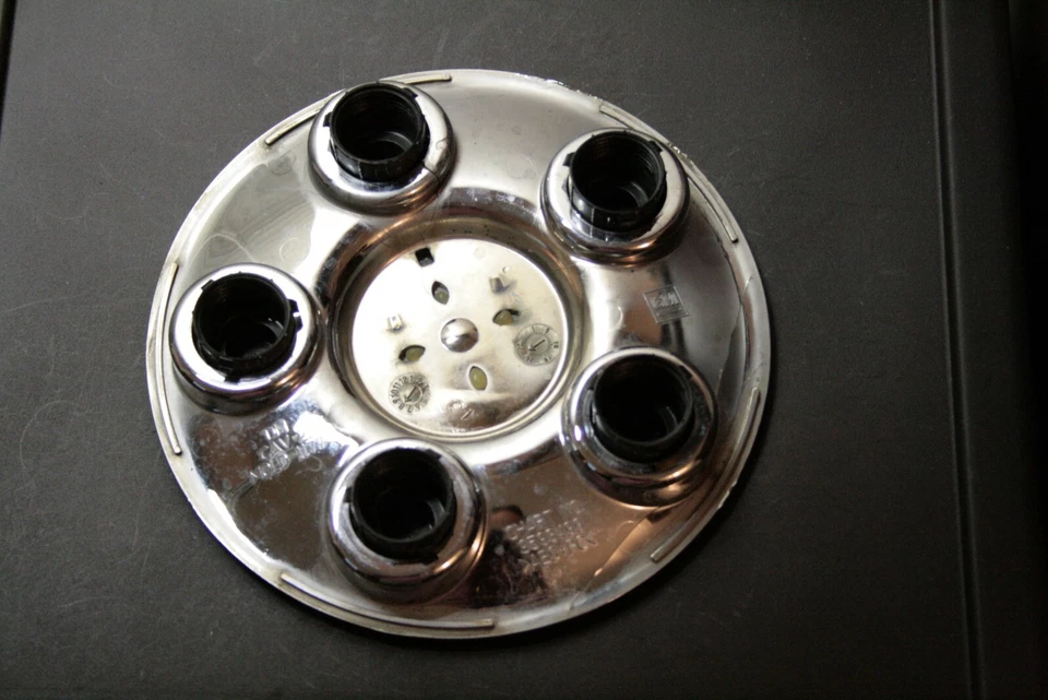 00-02 Oldsmobile Intrigue chrome 16 Inch wheel center cap GM 9593499 - Изображение 3 из 4